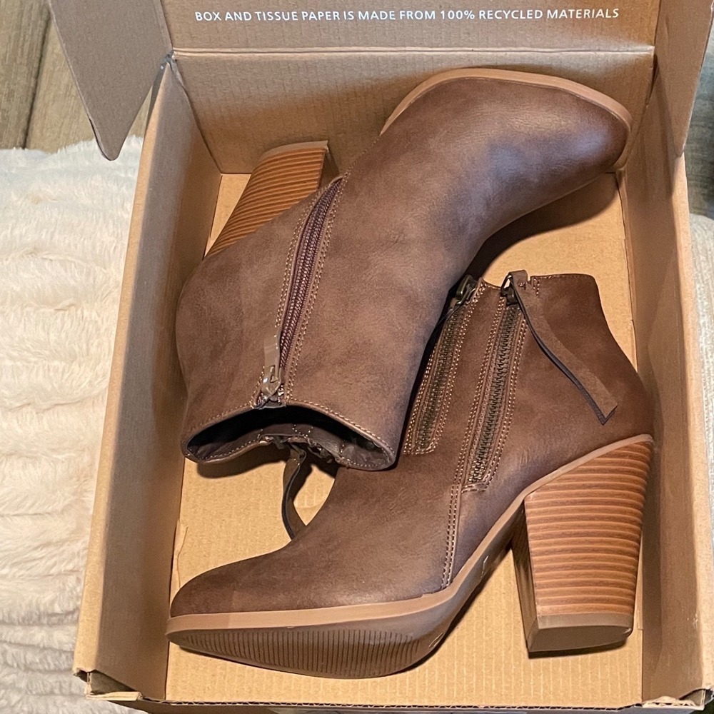 Journee Collection Vally Brown Faux Leather Double Zip Ankle Boots Size 7 NEW - Picture 4 of 5